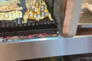 迅速消耗掉热量？吃完烤肉的大马丁在健身房里手舞足蹈！