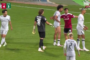 德乙补时神剧本！狼堡3-3扳平，3-4遭绝杀，4-4再度绝平