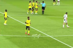 不怒自威
